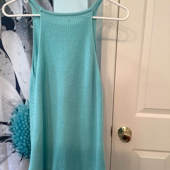 Medium women’s tank - Picture 3 of 3